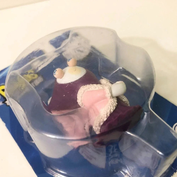 2010 Ubisoft  Rabbids Travel In Time Medieval Girl Damsel 2.5 Inch Figure - Picture 10 of 16